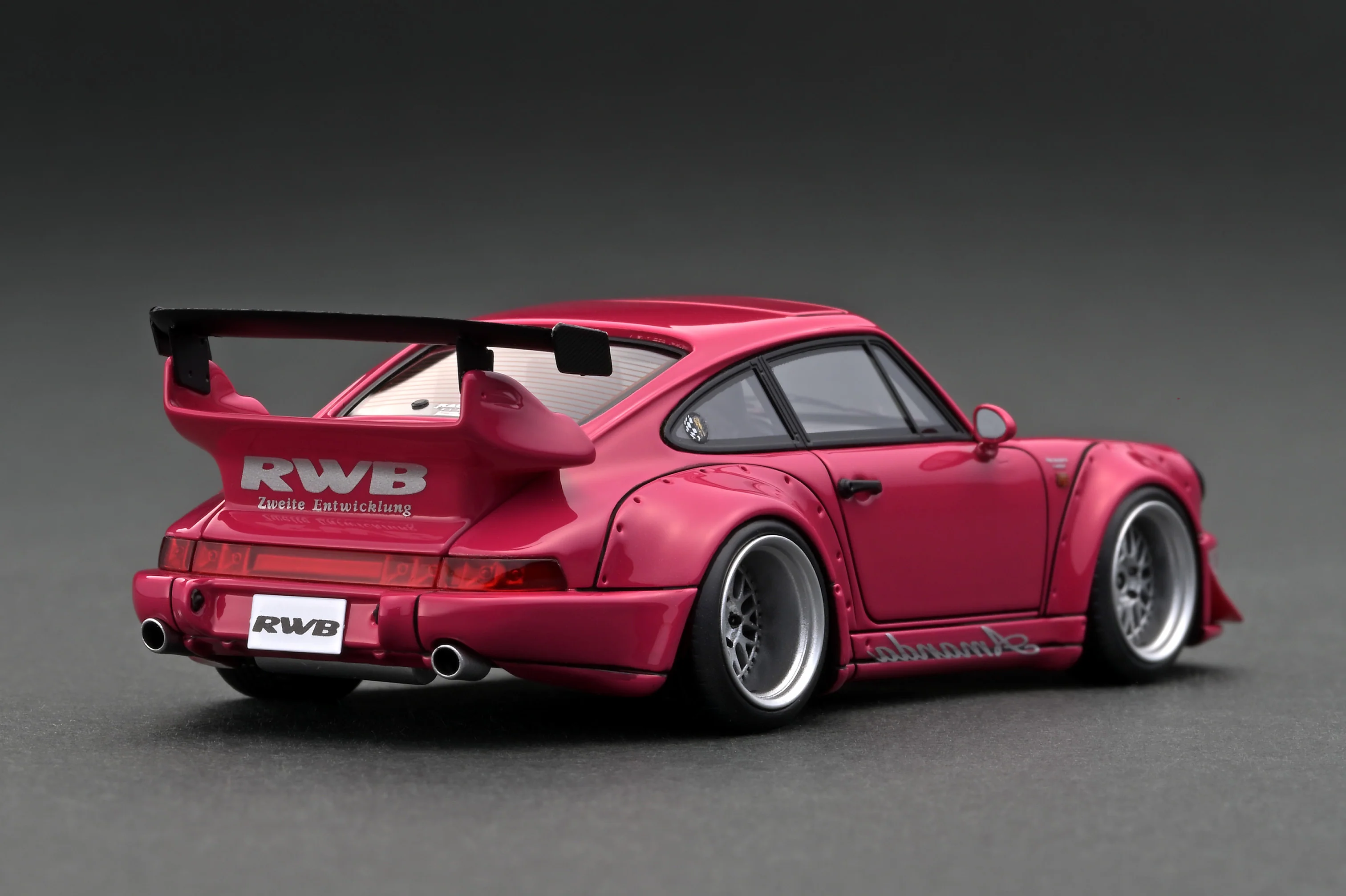 Ignition Model 1:43 Porsche 964 RWB in Pink with M64 Engine Display - Image 3