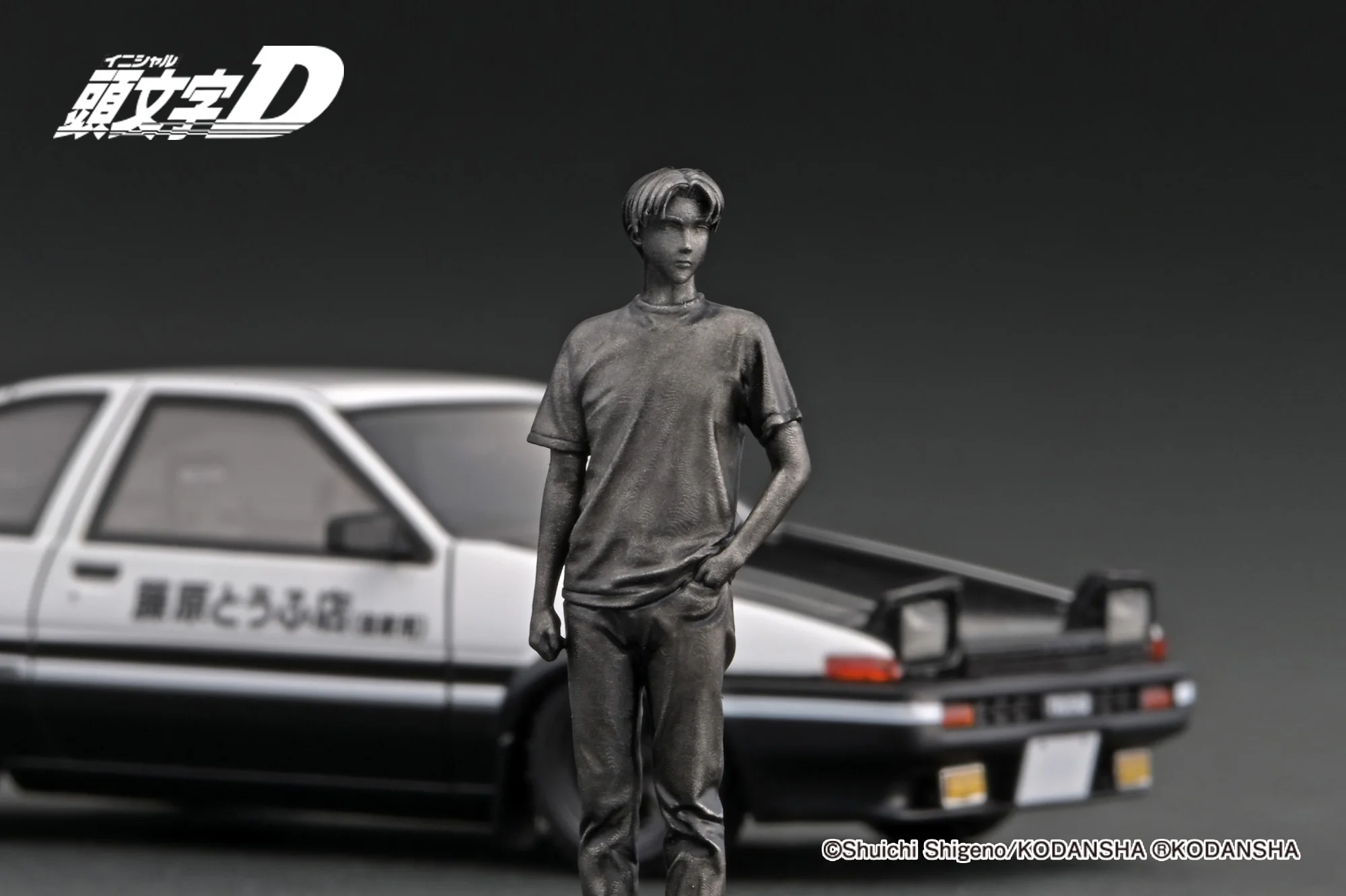 Ignition Model 1:43 Toyota Sprinter Trueno 3Dr GT Apex (AE86) Initial D in White / Black with Takumi Fujiwara Figure - Image 5