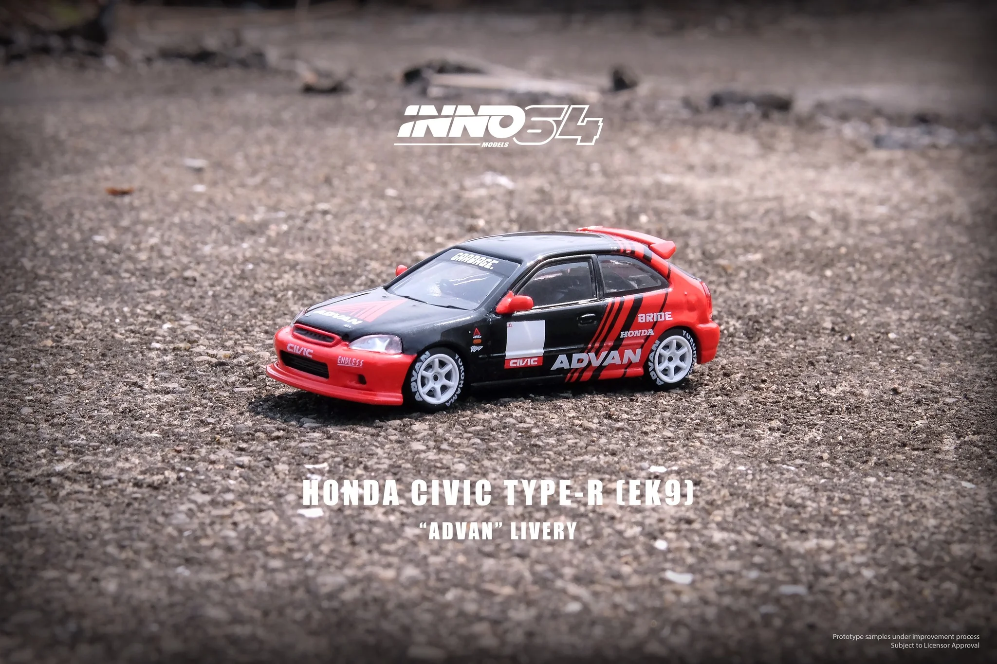 INNO64 1:64 Honda Civic Type-R (EK9) in "ADVAN" Livery - Image 3