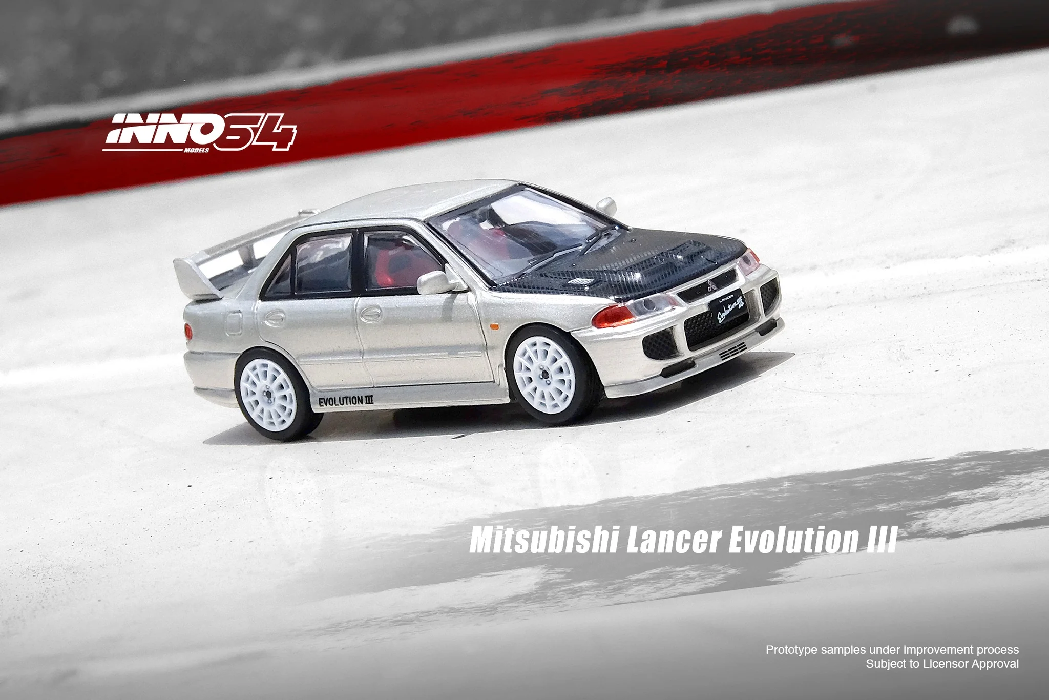 INNO64 1:64 Mitsubishi Lancer EVO III in Silver with Carbon Bonnet - Image 2