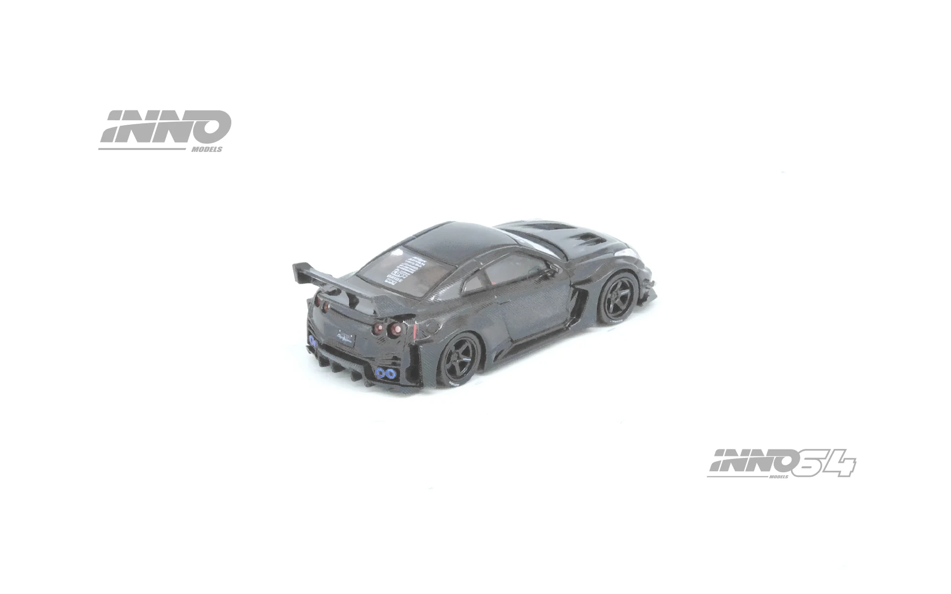 INNO64 1:64 Nissan GT-R (R35) LBWK Super Silhouette 35GT-RR in Full Carbon - Image 4