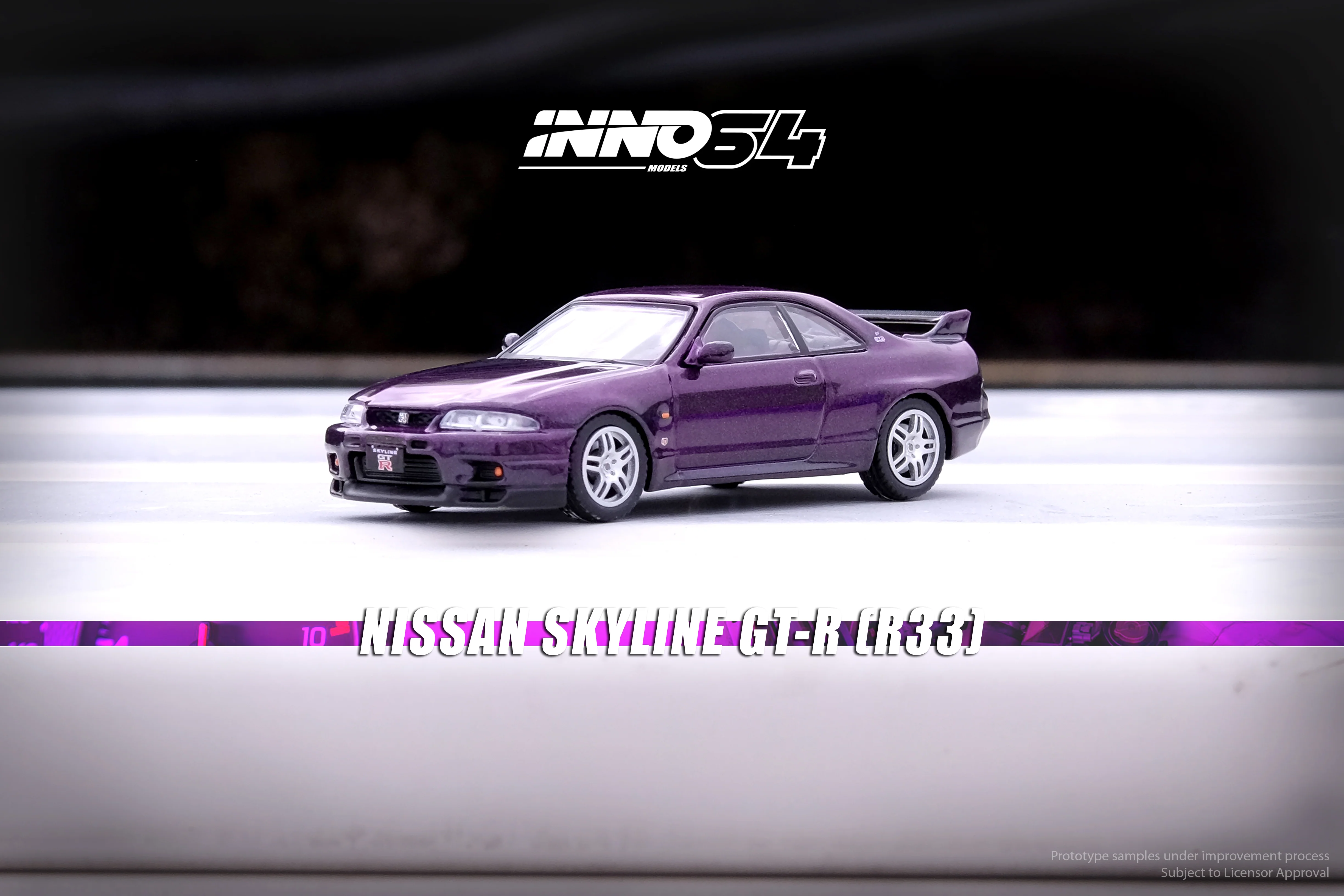 INNO64 1:64 Nissan Skyline GT-R (R33) in Midnight Purple - Image 3