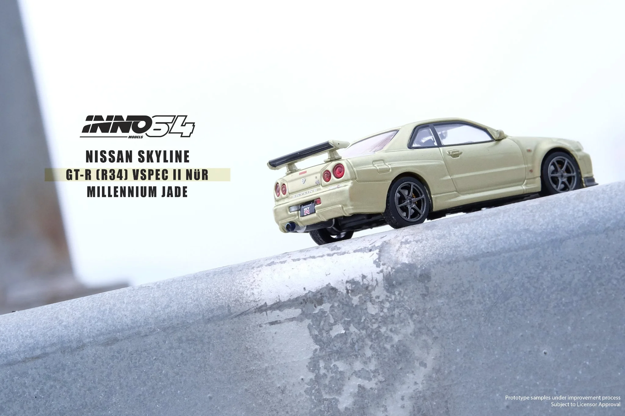 INNO64 1:64 Nissan Skyline GT-R (R34) V-Spec II Nür in Millennium Jade - Image 3