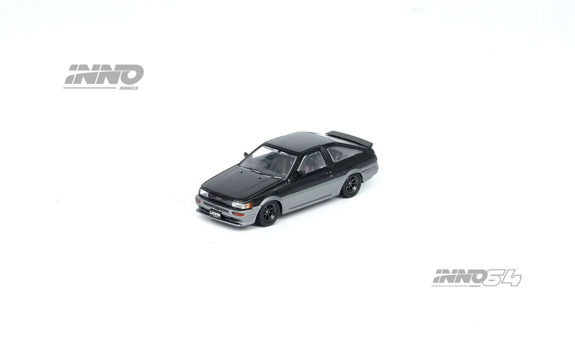 INNO64 1:64 Toyota Corolla Levin AE86 in Black & Grey - Image 2