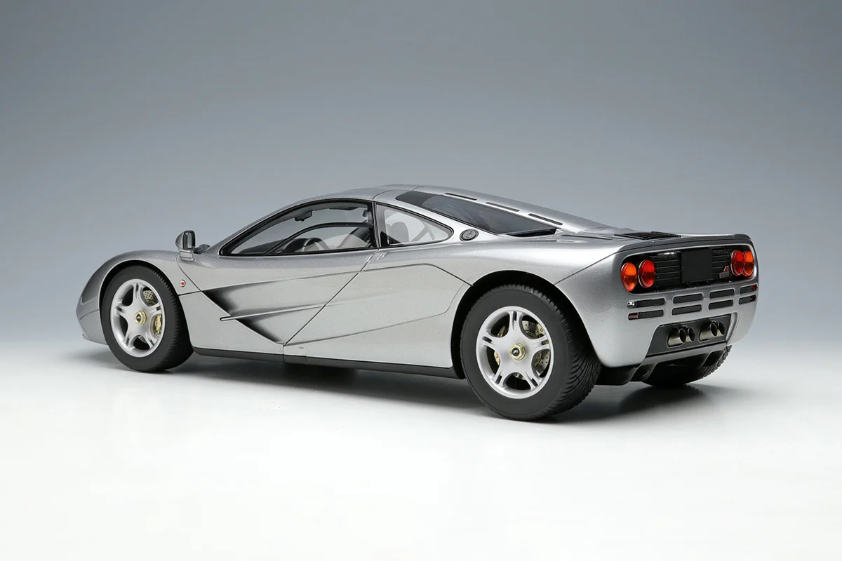 Make Up Co., Ltd / Eidolon 1:18 McLaren F1 Road Car 1994 in Magnesium Silver - Image 2