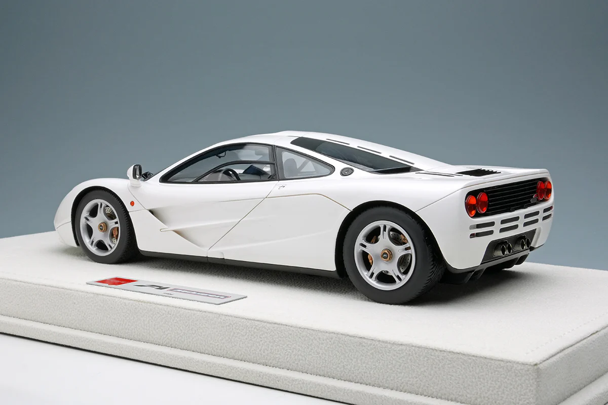 Make Up Co., Ltd / Eidolon 1:18 McLaren F1 Road Car 1994 in White - Image 2