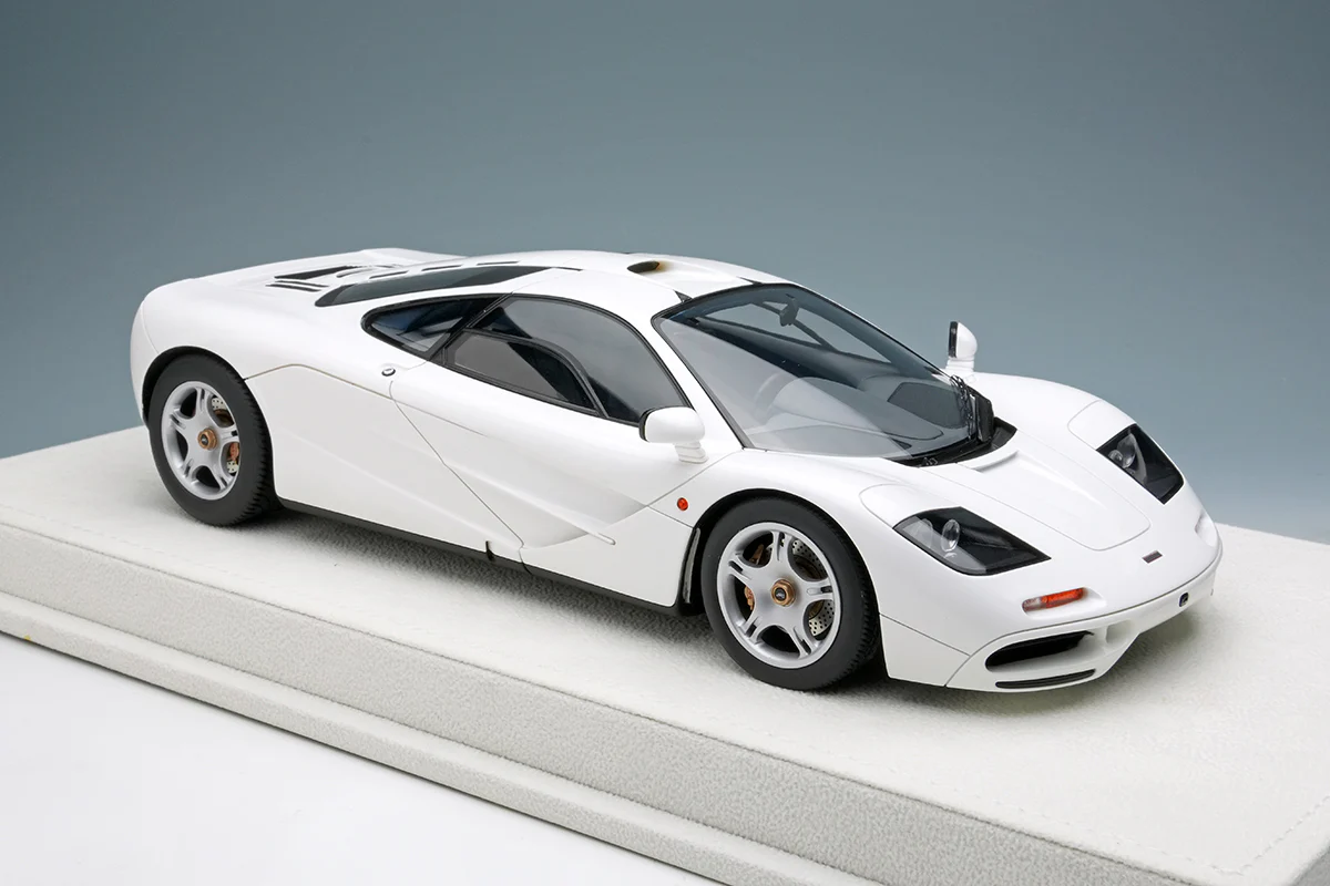 Make Up Co., Ltd / Eidolon 1:18 McLaren F1 Road Car 1994 in White - Image 4