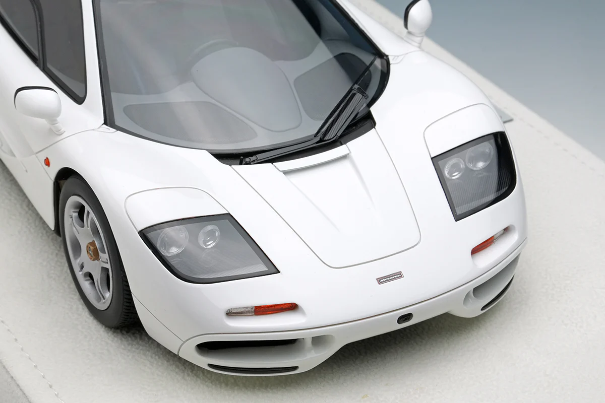Make Up Co., Ltd / Eidolon 1:18 McLaren F1 Road Car 1994 in White - Image 5