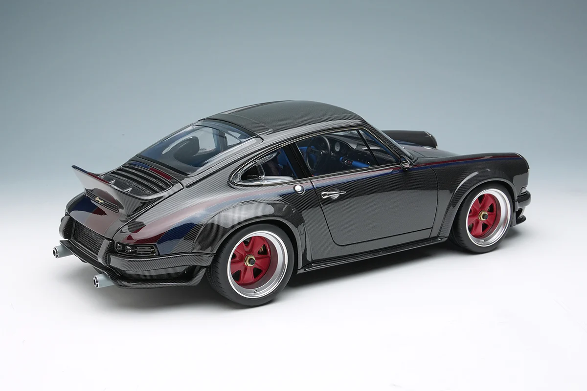Make Up Co., Ltd / Eidolon 1:18 Porsche 911 DLS 2023 in Visible Carbon - Image 2