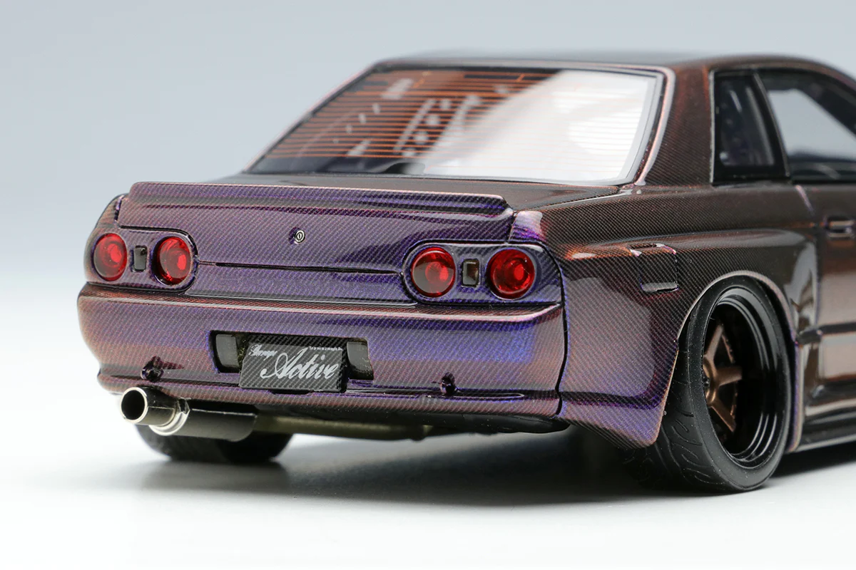 Make Up Co., Ltd / Eidolon 1:43 Nissan Skyline (BNR32) GT-R Garage Active Full Dry Carbon-R SEMA 2022 Edition - Image 3