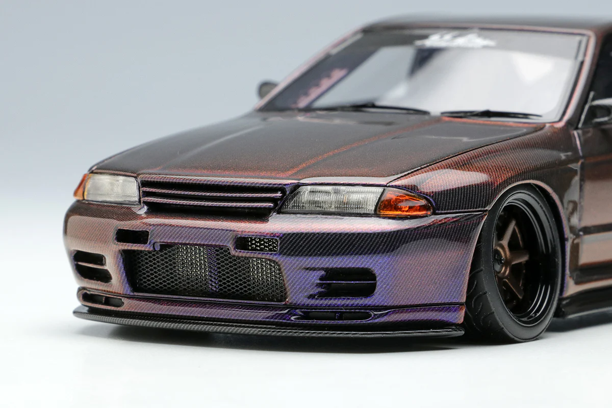 Make Up Co., Ltd / Eidolon 1:43 Nissan Skyline (BNR32) GT-R Garage Active Full Dry Carbon-R SEMA 2022 Edition - Image 4
