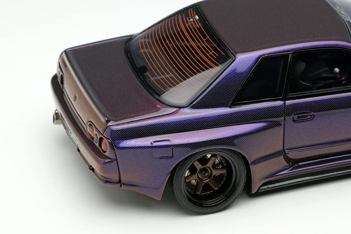 Make Up Co., Ltd / Eidolon 1:43 Nissan Skyline (BNR32) GT-R Garage Active Full Dry Carbon-R SEMA 2022 Edition - Image 7
