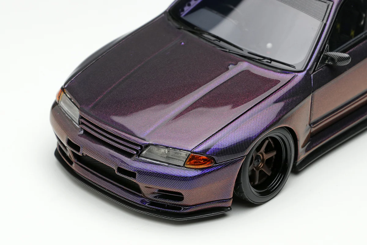 Make Up Co., Ltd / Eidolon 1:43 Nissan Skyline (BNR32) GT-R Garage Active Full Dry Carbon-R SEMA 2022 Edition - Image 8