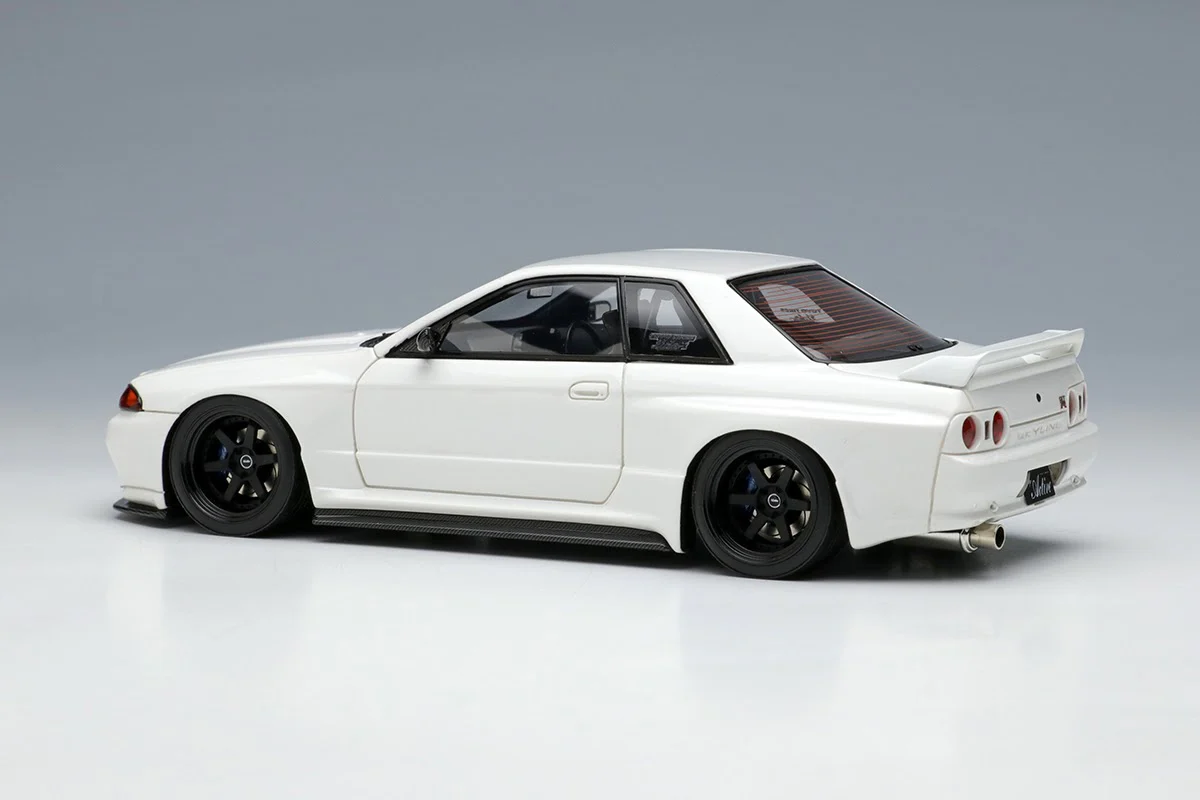 *PREORDER* Make Up Co., Ltd / Eidolon 1:43 Nissan Skyline GT-R (BNR32) Garage Active Skyline GT-R Widebody (RC-VI Wheel) in Pearl White - Image 2