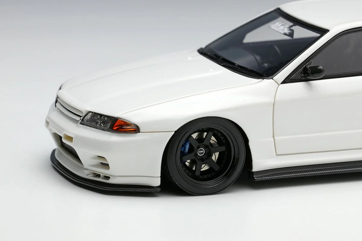 *PREORDER* Make Up Co., Ltd / Eidolon 1:43 Nissan Skyline GT-R (BNR32) Garage Active Skyline GT-R Widebody (RC-VI Wheel) in Pearl White - Image 3