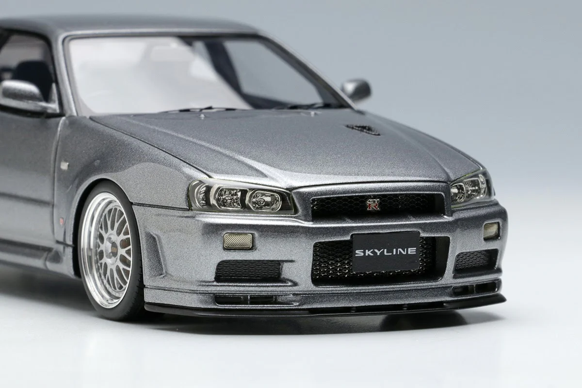 *PREORDER* Make Up Co., Ltd / Eidolon 1:43 Nissan Skyline GT-R (BNR34) V-spec II 2000 (BBS LM Wheel) in Athlete Silver - Image 3