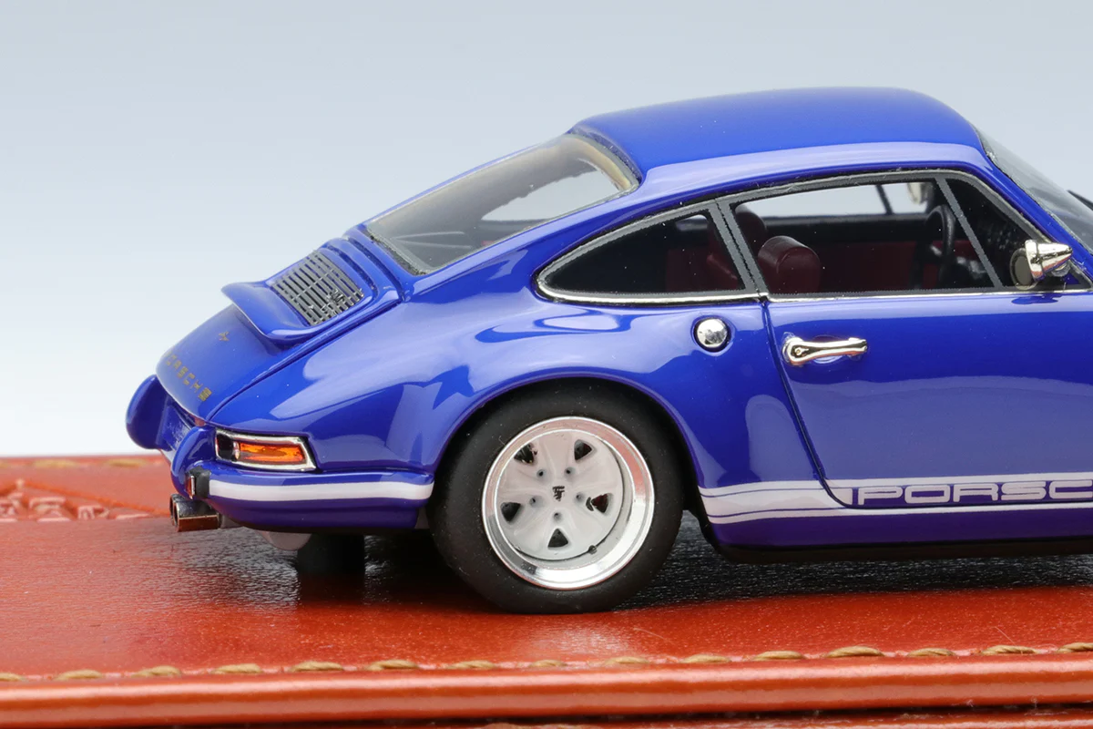 Make Up Co., Ltd / Titan64 1:64 Porsche Singer 911(964) Coupe in Blue - Image 3