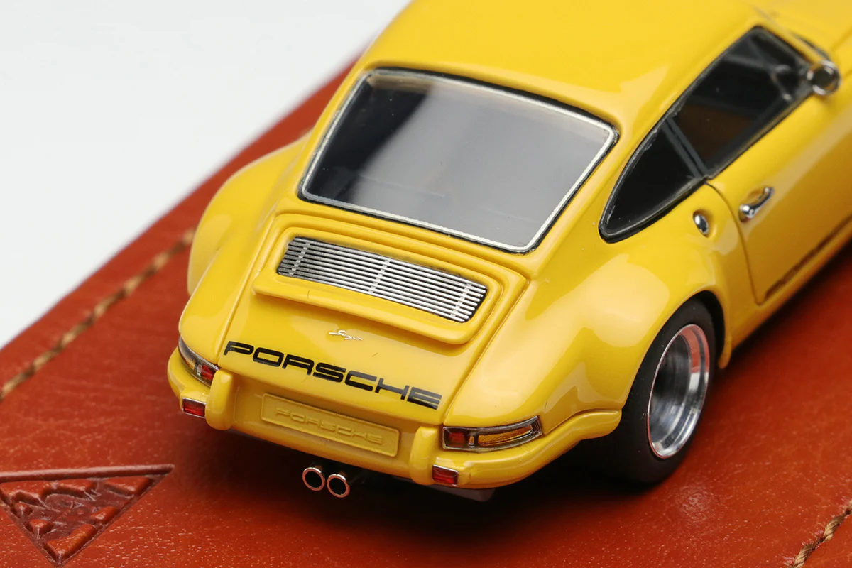 Make Up Co., Ltd / Titan64 1:64 Porsche Singer 911(964) Coupe in Yellow - Image 2