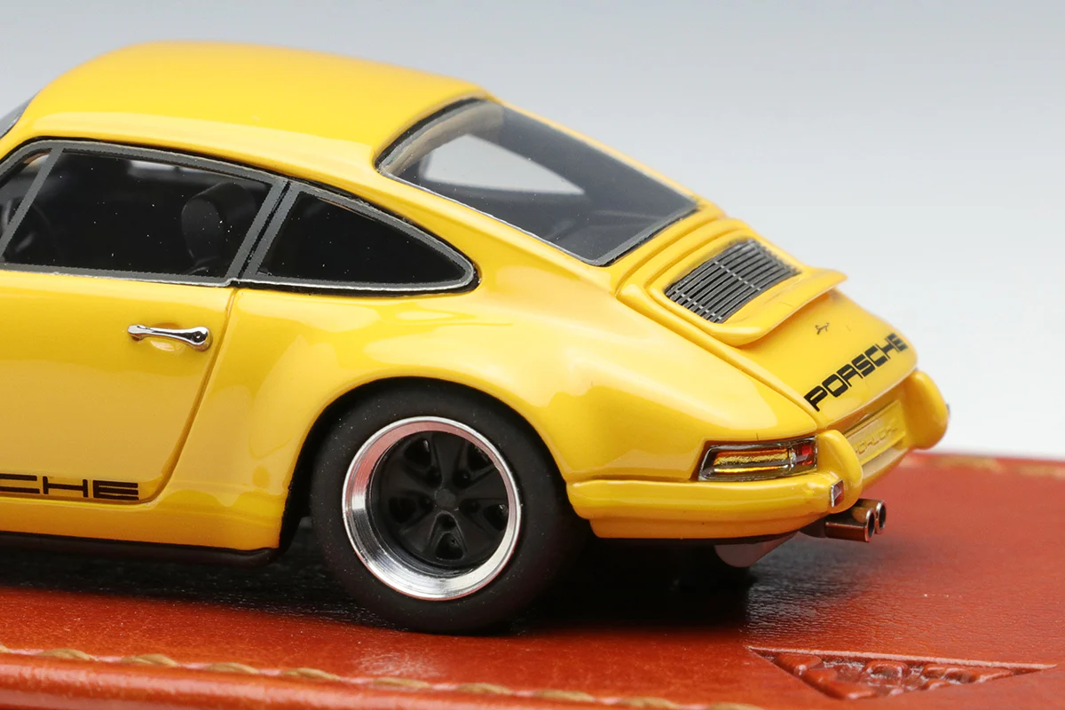 Make Up Co., Ltd / Titan64 1:64 Porsche Singer 911(964) Coupe in Yellow - Image 3