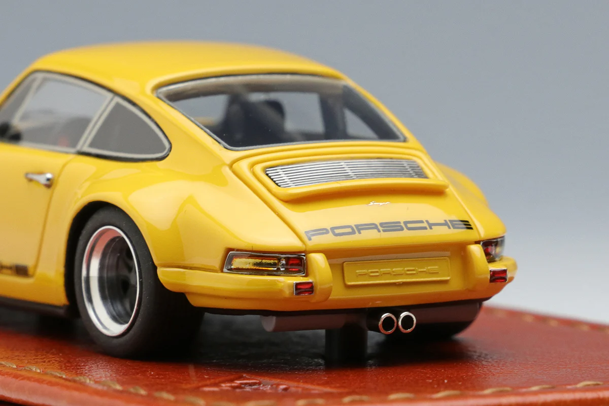 Make Up Co., Ltd / Titan64 1:64 Porsche Singer 911(964) Coupe in Yellow - Image 4