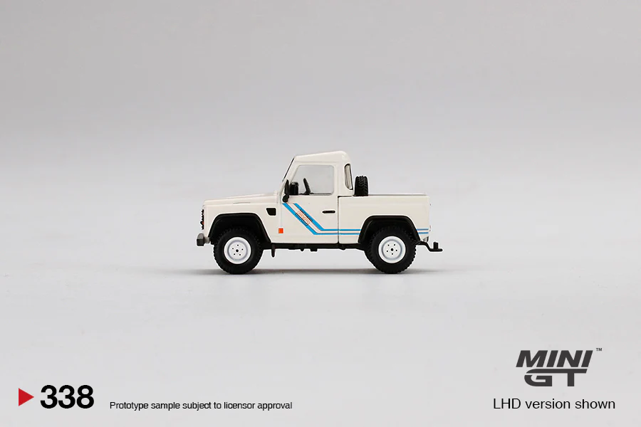 MINIGT 1:64 Land Rover Defender 90 Pickup in White - Image 2