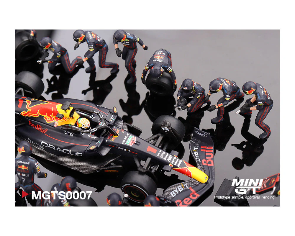 MINIGT 1:64 Oracle Red Bull Racing RB18 #1 Max V. 2022 Abu Dhabi GP Pit Crew Set - Image 2
