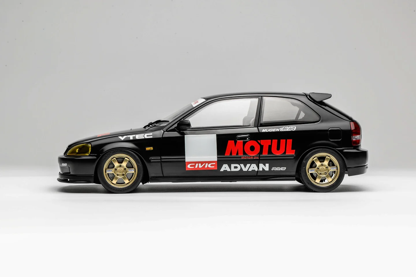 MotorHelix 1:18 Honda Civic Type-R (EK9) No Good Racing Edition in Black - Image 4