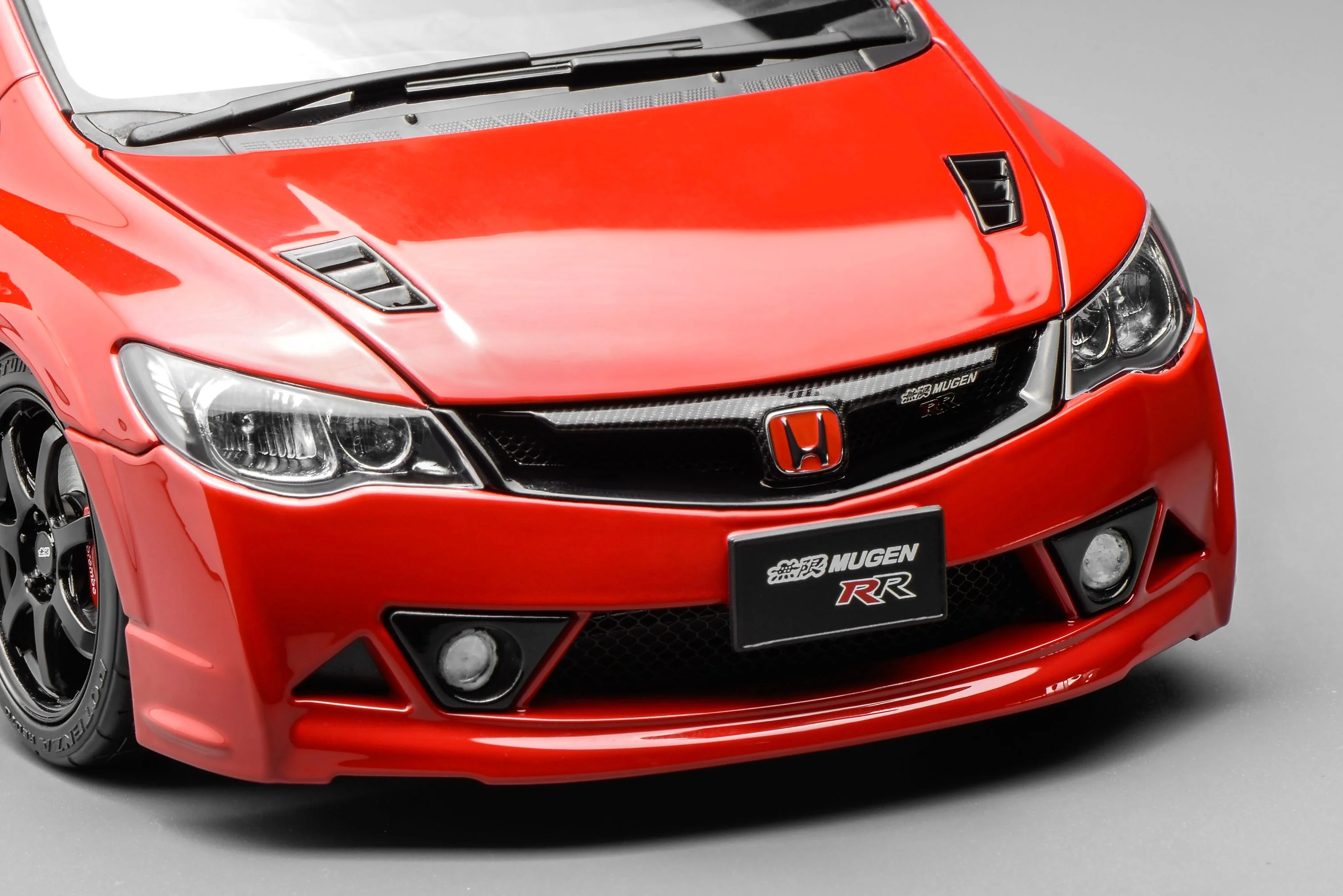 MotorHelix 1:18 Honda Civic Type-R (FD2) MUGEN RR in Milano Red - Image 10