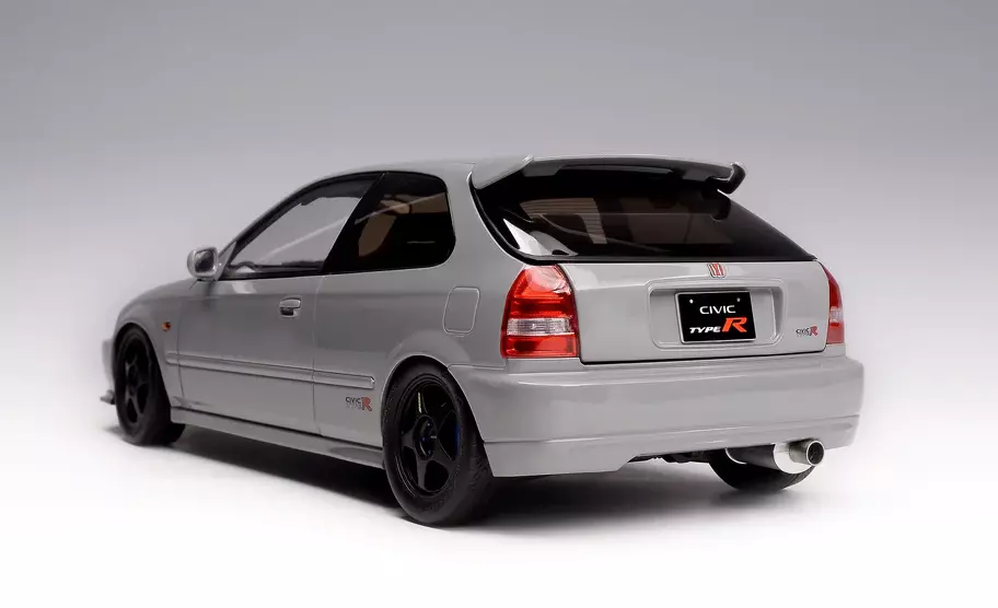 MotorHelix 1:18 Honda Civic Type-R Late Version (EK9) in Nardo Gray - Image 4