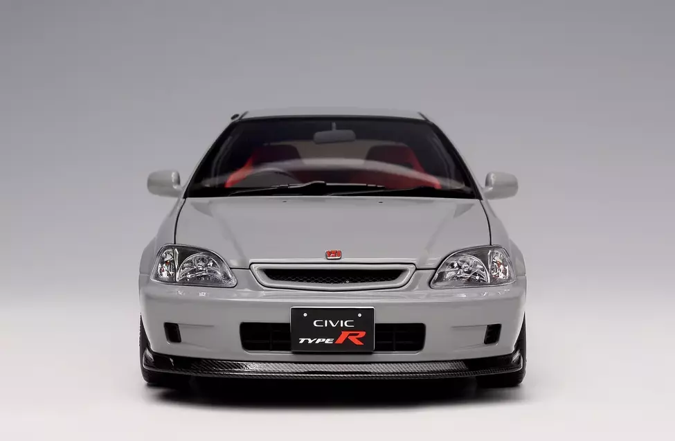 MotorHelix 1:18 Honda Civic Type-R Late Version (EK9) in Nardo Gray - Image 5