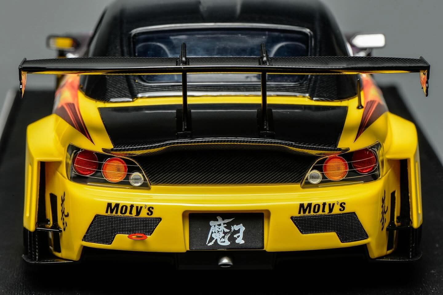 *PREORDER* MotorHelix 1:18 Honda S2000 J's Racing Maou 2013 in Maou Livery Resin Version - Image 6