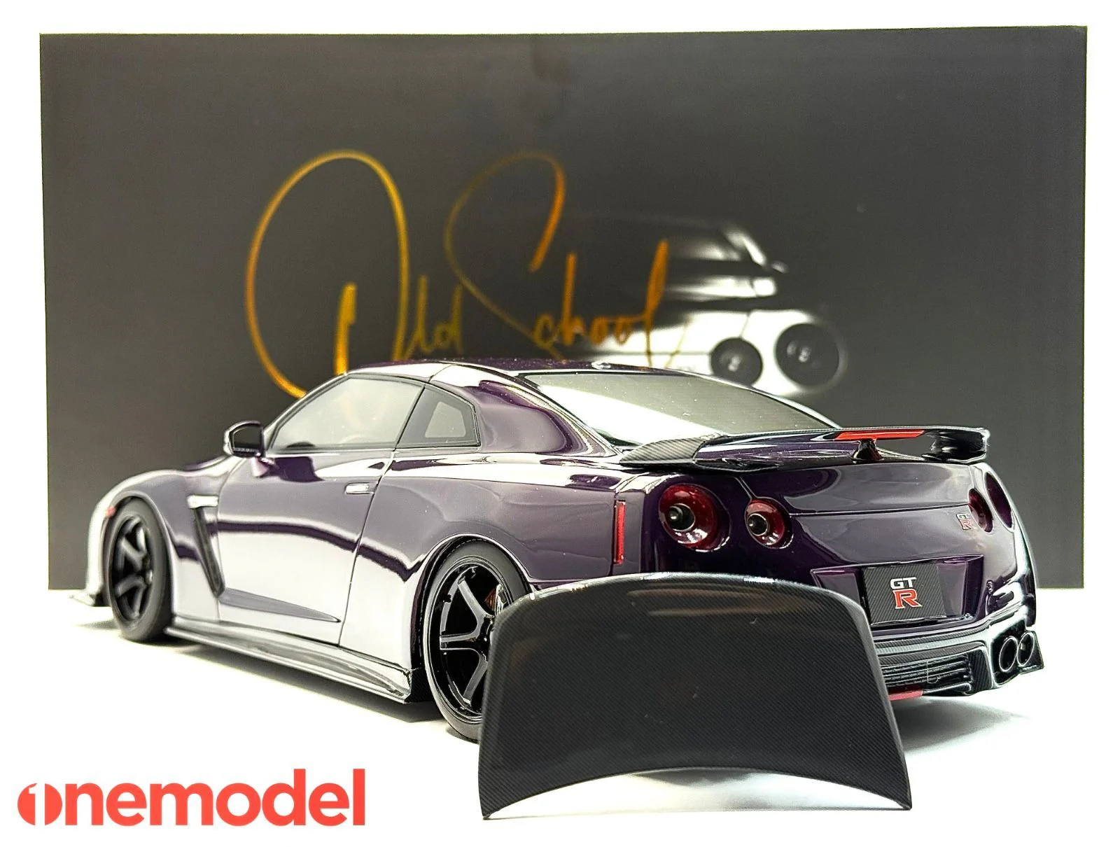 One Model 1:18 Nissan GT-R R35  Custom Edition in Midnight Purple - Image 10