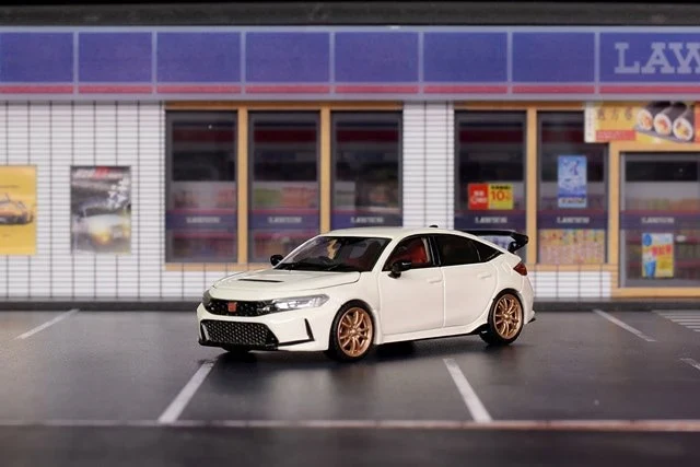 MotorHelix 1:64 Honda Civic Type-R (FL5) in Championship White - Image 2