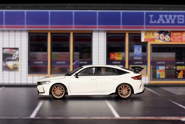 MotorHelix 1:64 Honda Civic Type-R (FL5) in Championship White - Image 3