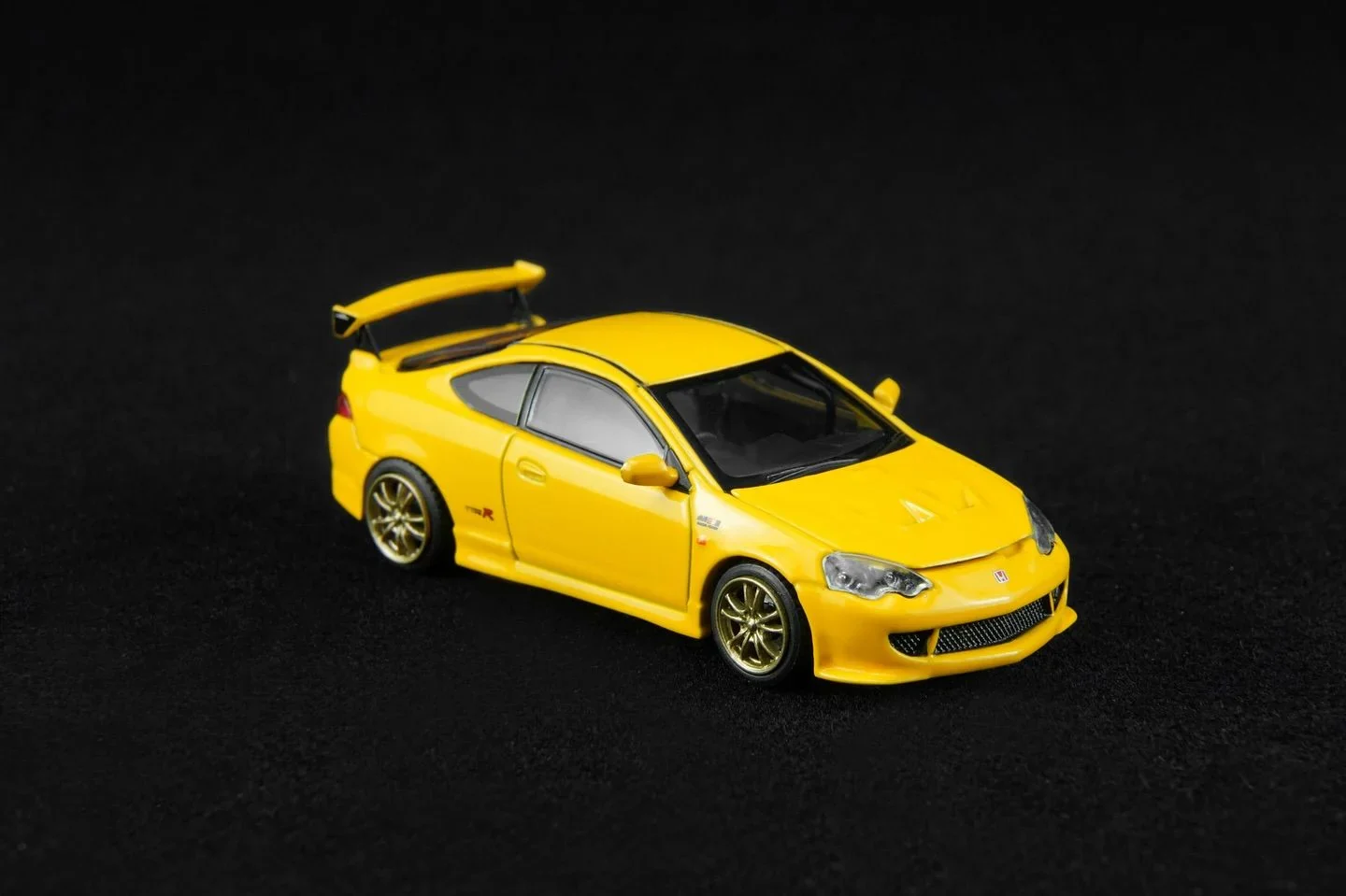 *PREORDER* MotorHelix 1:64 Honda Integra Type-R (DC5) MUGEN in Phoenix Yellow - Image 3