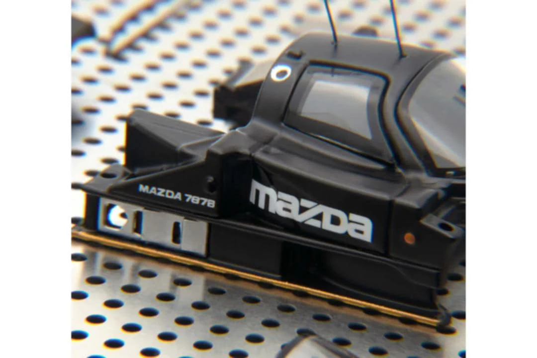 MotorHelix 1:64 Mazda 787B Picture Frame Edition (ONE PER PERSON PER ORDER) - Image 2