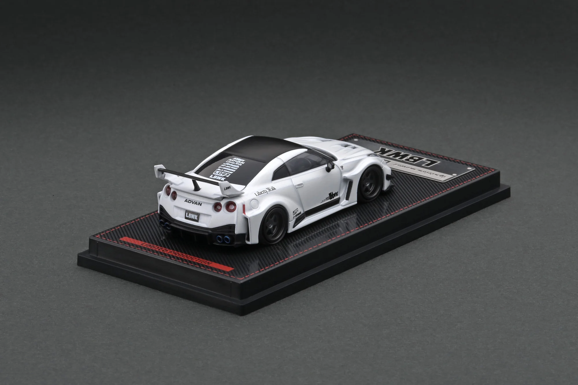 Ignition Model 1:64 Nissan Skyline GT-R 35GT-RR LBWK in Matte White Pearl - Image 2