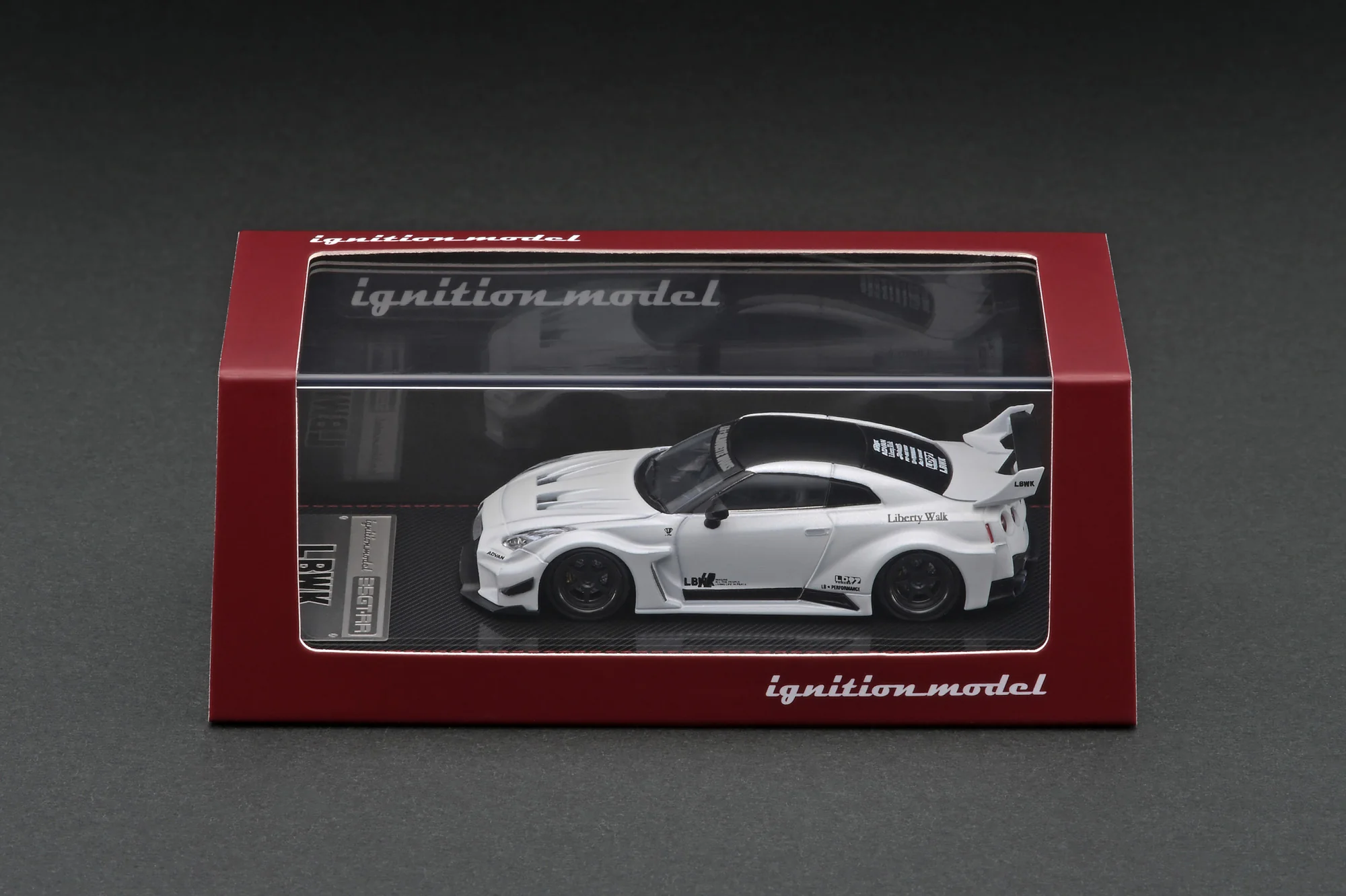 Ignition Model 1:64 Nissan Skyline GT-R 35GT-RR LBWK in Matte White Pearl - Image 3