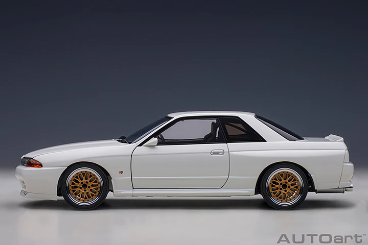 AUTOart 1:18 Nissan Skyline GT-R (R32) Wangan Midnight "Reina” Late Version (30th Anniversary Edition) - Image 3