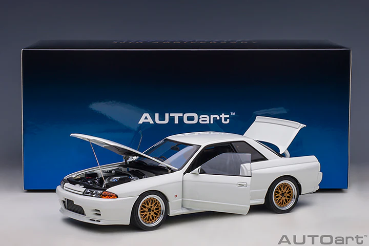 AUTOart 1:18 Nissan Skyline GT-R (R32) Wangan Midnight "Reina” Late Version (30th Anniversary Edition) - Image 9