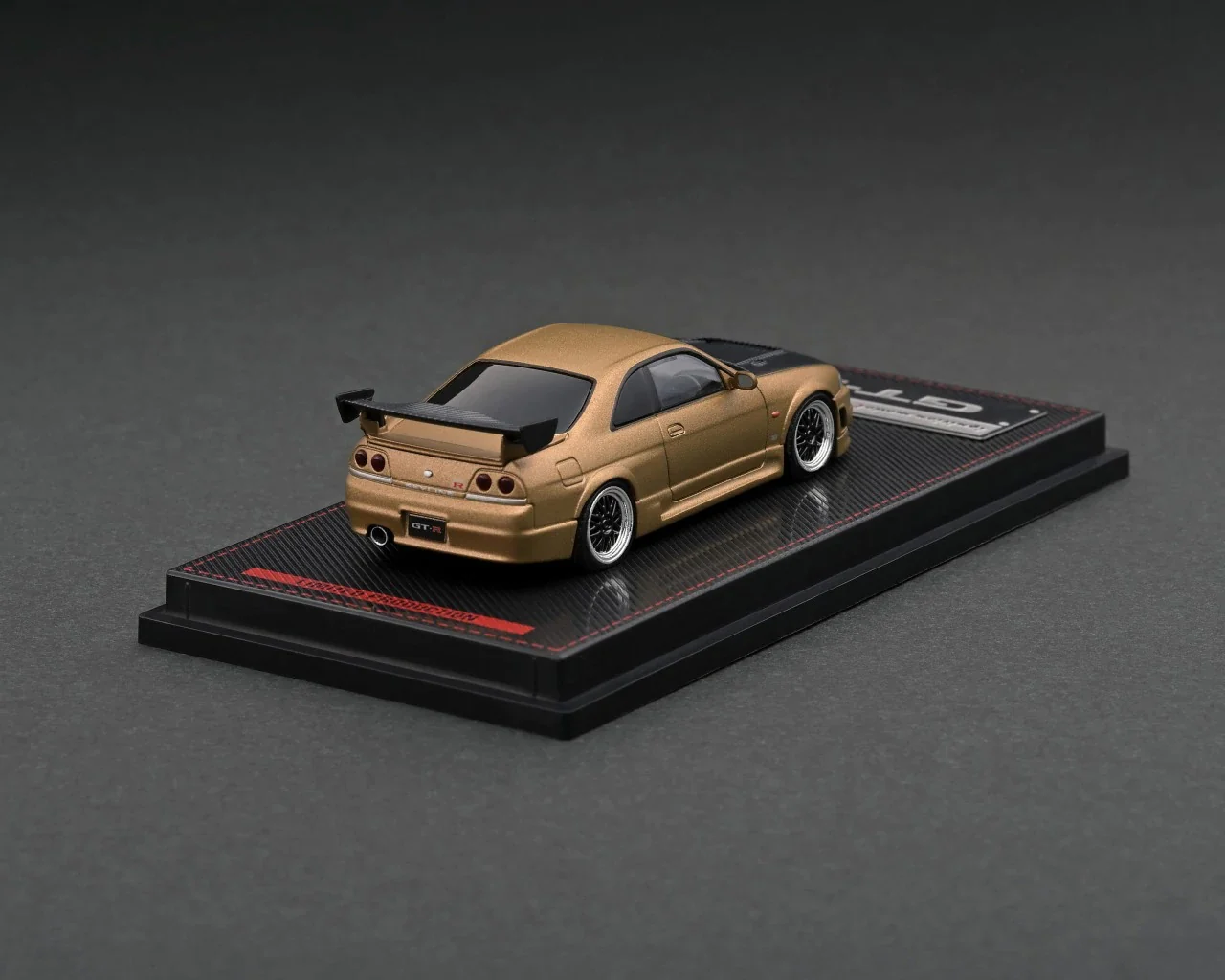 Ignition Model 1:64 Nissan Skyline GT-R (R33) 400R in Matte Gold - Image 2