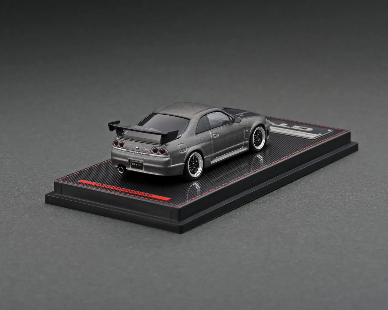 Ignition Model 1:64 Nissan Skyline GT-R (R33) in Titanium Gray - Image 2