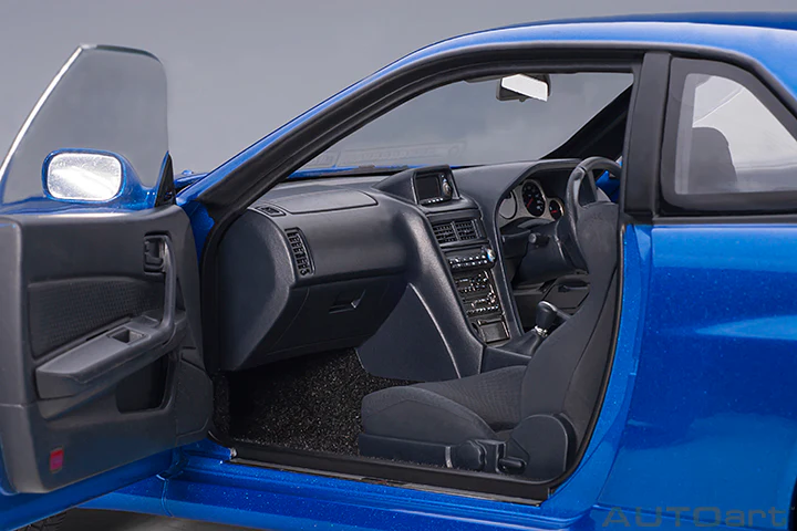 AUTOart 1:18 Nissan Skyline GT-R (R34) V-Spec II in Bayside Blue - Image 4