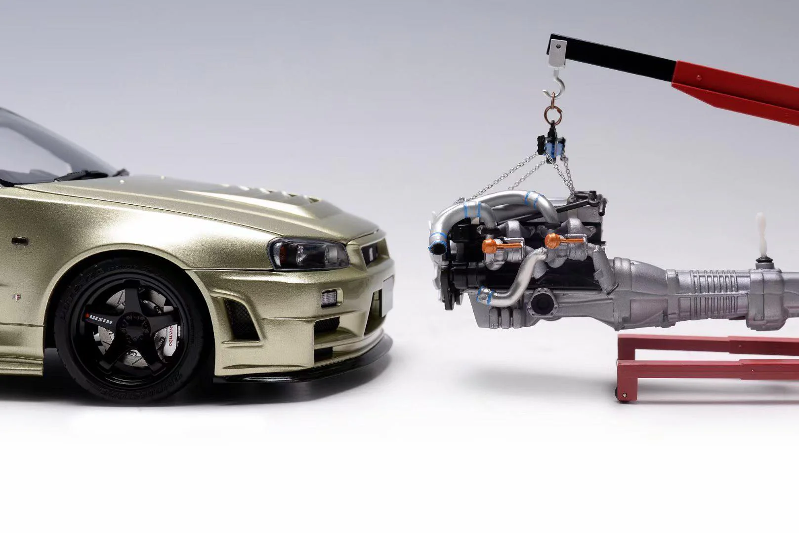 MotorHelix 1:18 Nissan Skyline GT-R (R34) Z-Tune in Milennium Jade - Image 3