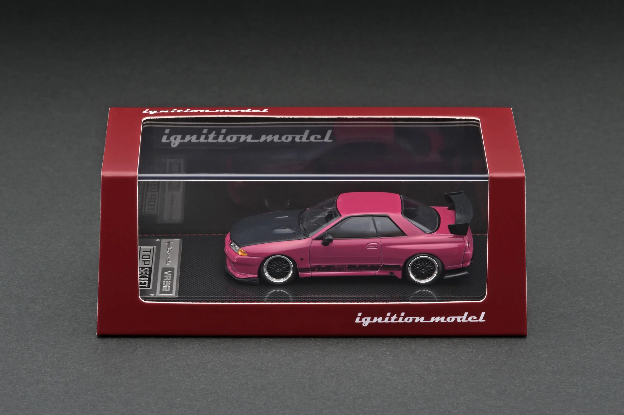 Ignition Model 1:64 Nissan Skyline GT-R (VR32) in Pink - Image 3