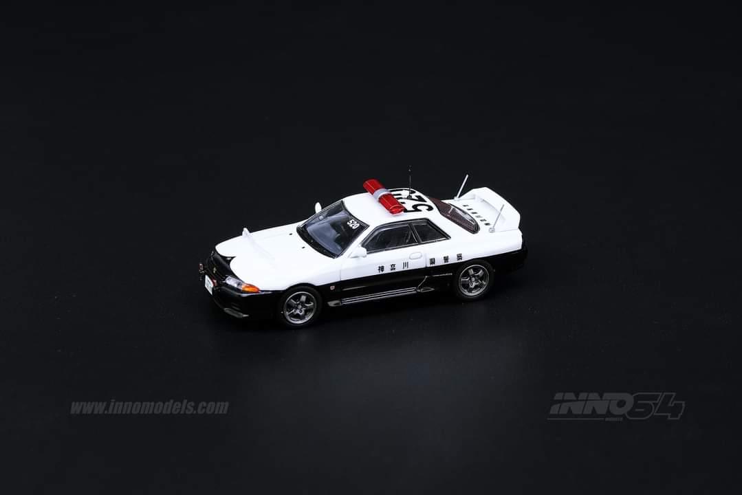 INNO Models 1:64 Nissan Skyline GTR R32 Police Car - Image 3