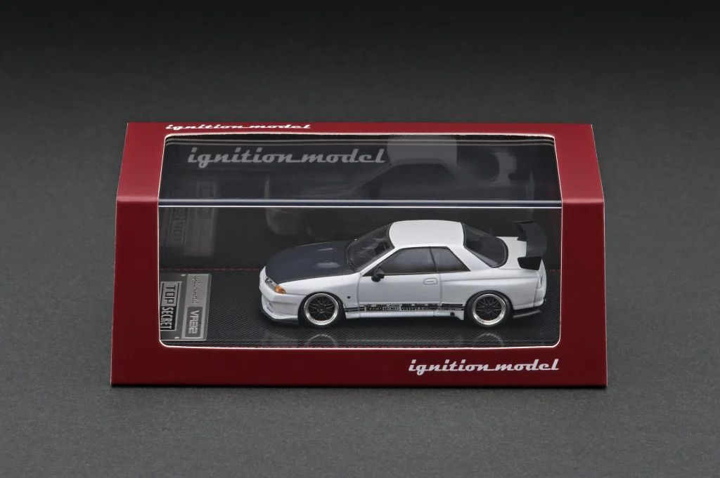 Ignition Model 1:64 Nissan Skyline Top Secret GT-R (VR32) in Matte White Pearl - Image 3