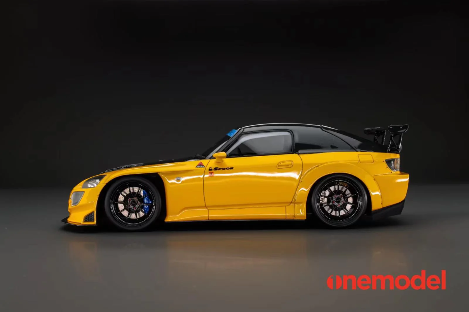 One Model 1:18 Honda AP1 S2000 Spoon Sports Street Version in Yellow with Carbon Bonnet - Image 2