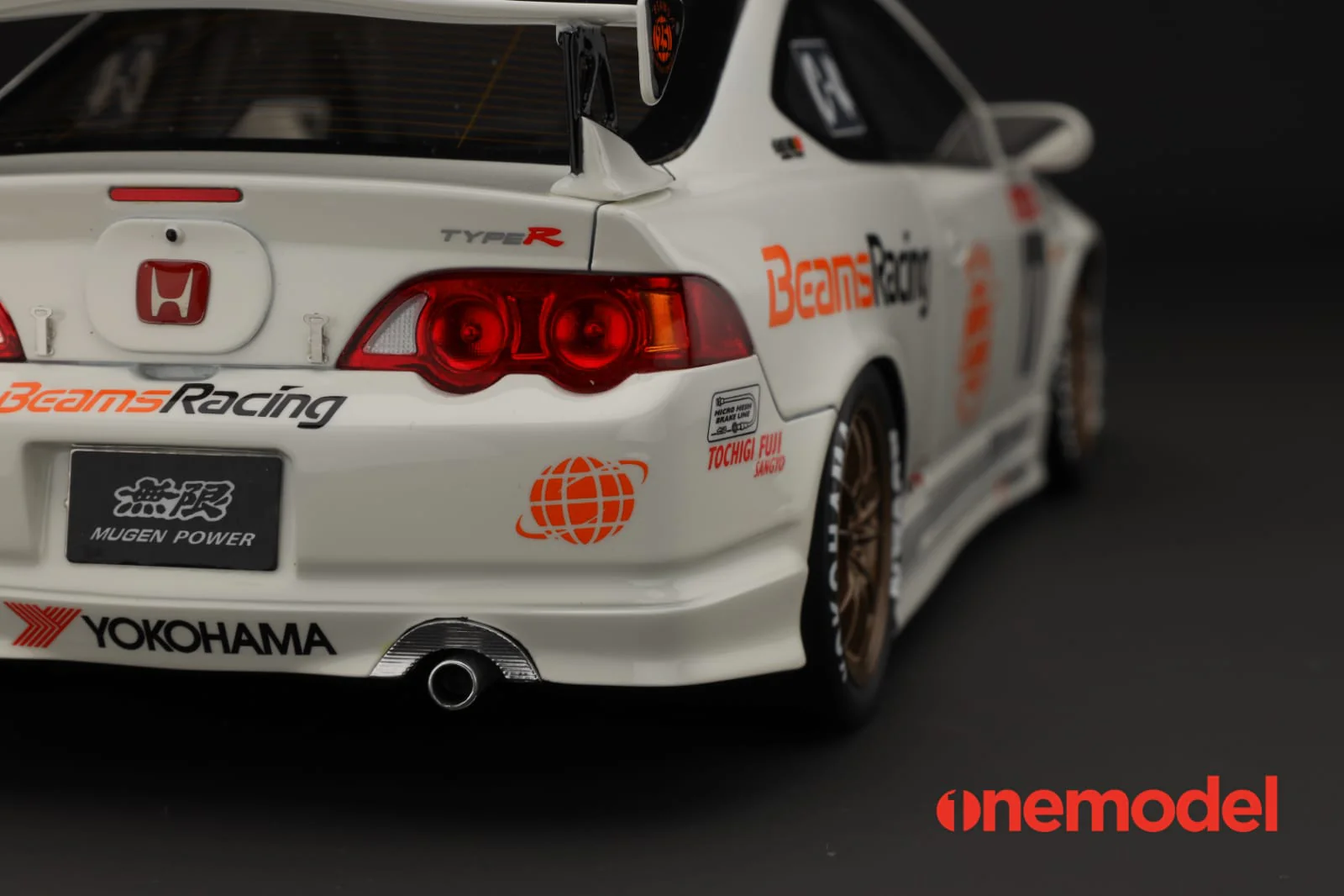 One Model 1:18 Honda Integra Type-R (DC5) Beams Racing Spec - Image 6