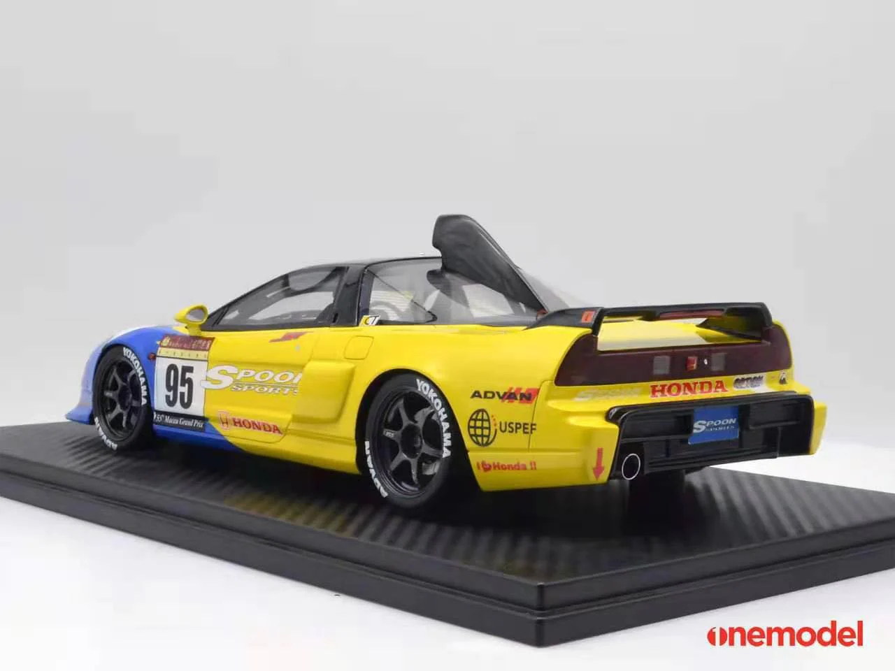 One Model 1:18 Honda NSX-R GT Spoon Sports Macau GP #95 - Image 3